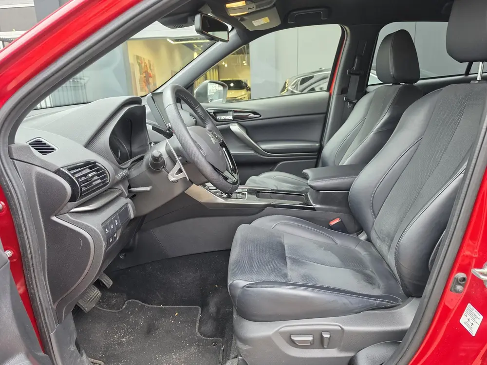 Mitsubishi Eclipse Cross 2.4 PHEV Black Edition uit 2023, foto 11