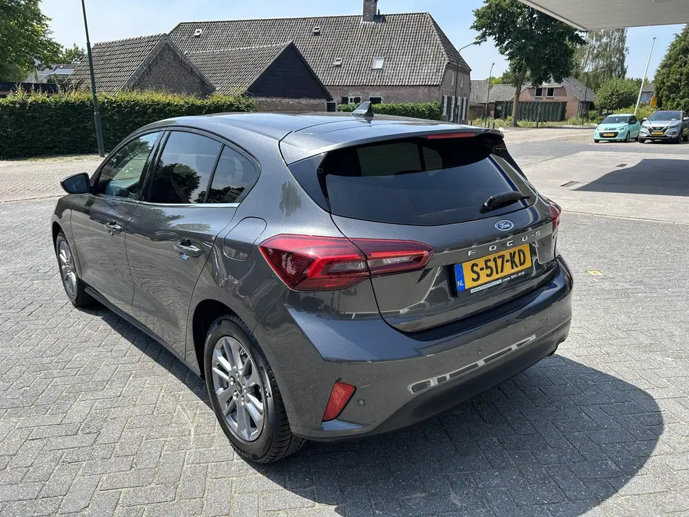Ford Focus 1.0 EcoBoost Hybrid Titanium uit 2023, foto 7