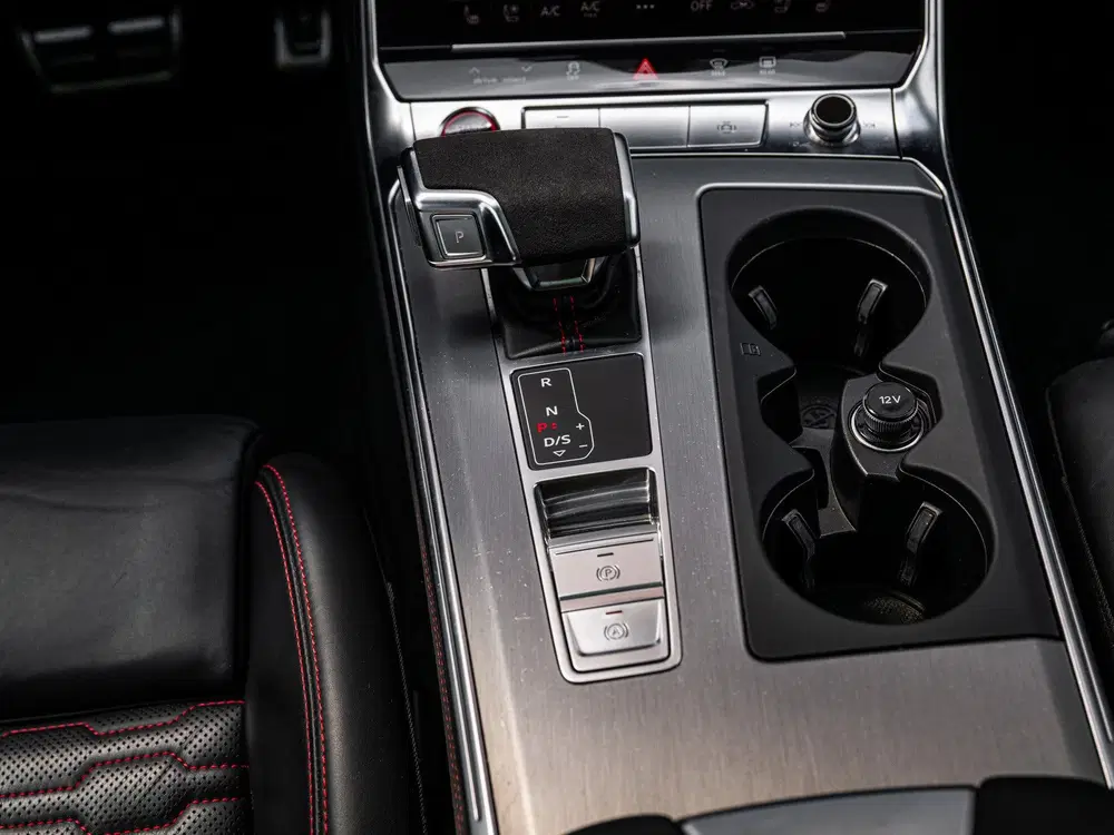 Audi RS6 C8 4.0 TFSI Quattro uit 2020, foto 10