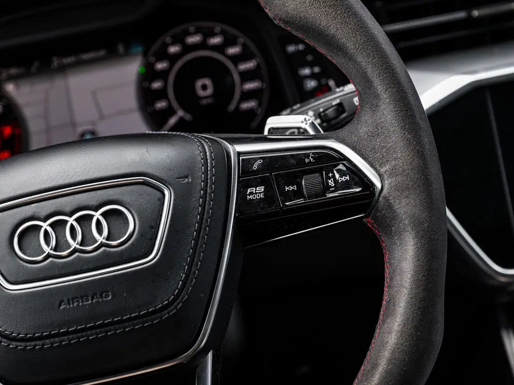 Audi RS6 C8 4.0 TFSI Quattro uit 2020, foto 13