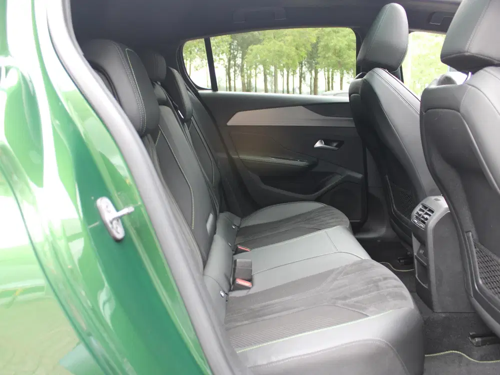 Peugeot 308 GT EV 54 kWh uit 2024, foto 14