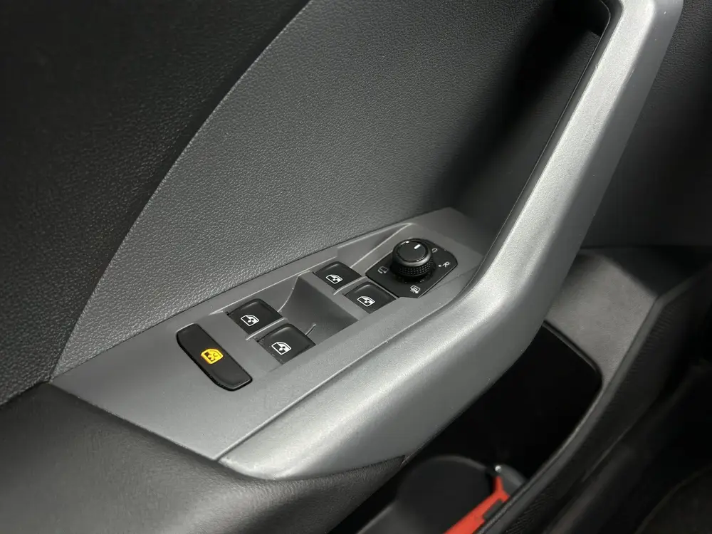 Volkswagen T-Cross 1.0 TSI Life 1e EIGENAAR ADAPT CRUISE LED uit 2020, foto 13