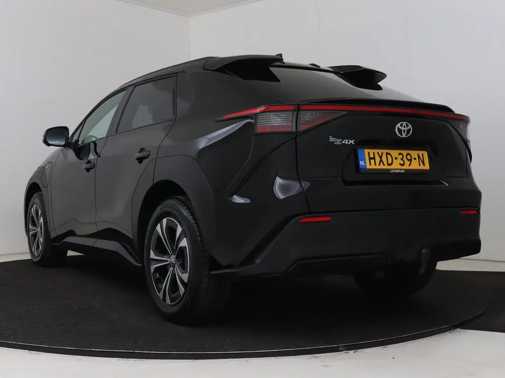 Toyota bZ4X Dynamic 71 kWh uit 2025, foto 16