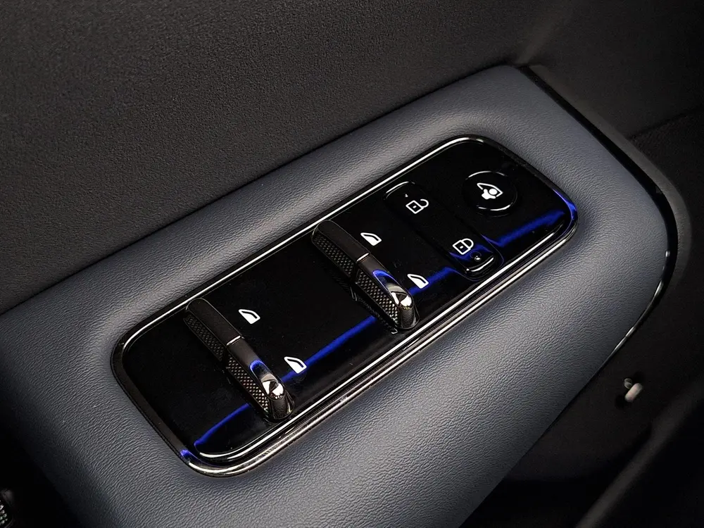 Voyah Courage Business Edition 80 kWh | Schuifdak | 360° ca uit 2026, foto 12