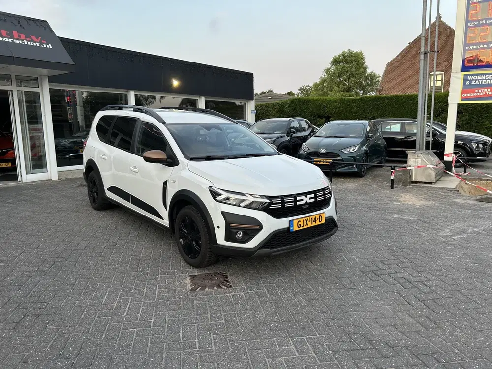 Dacia Jogger 1.6 Hybrid 140 Extreme 7p. uit 2024, foto 2