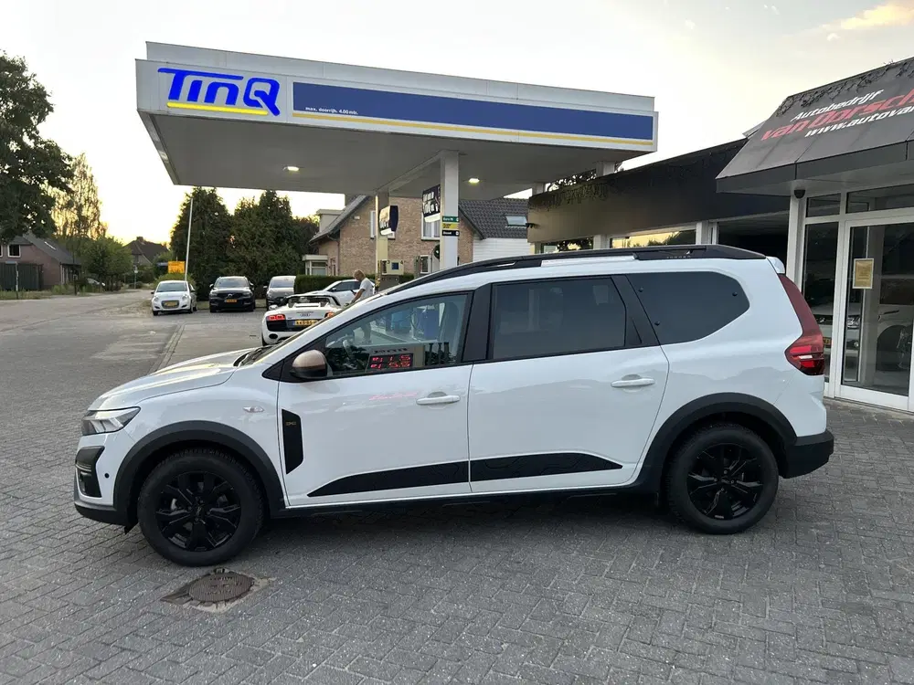 Dacia Jogger 1.6 Hybrid 140 Extreme 7p. uit 2024, foto 5