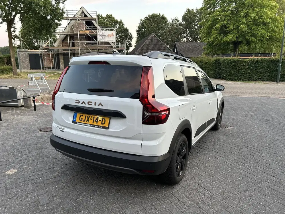 Dacia Jogger 1.6 Hybrid 140 Extreme 7p. uit 2024, foto 6