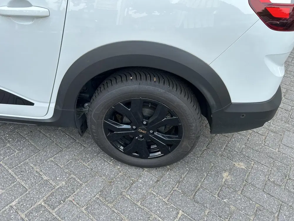 Dacia Jogger 1.6 Hybrid 140 Extreme 7p. uit 2024, foto 8
