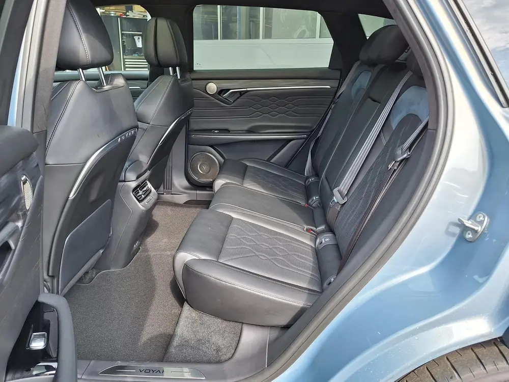Voyah Free Flagship 4WD 106 kWh | Black Line | Panoramadak | uit 2026, foto 5