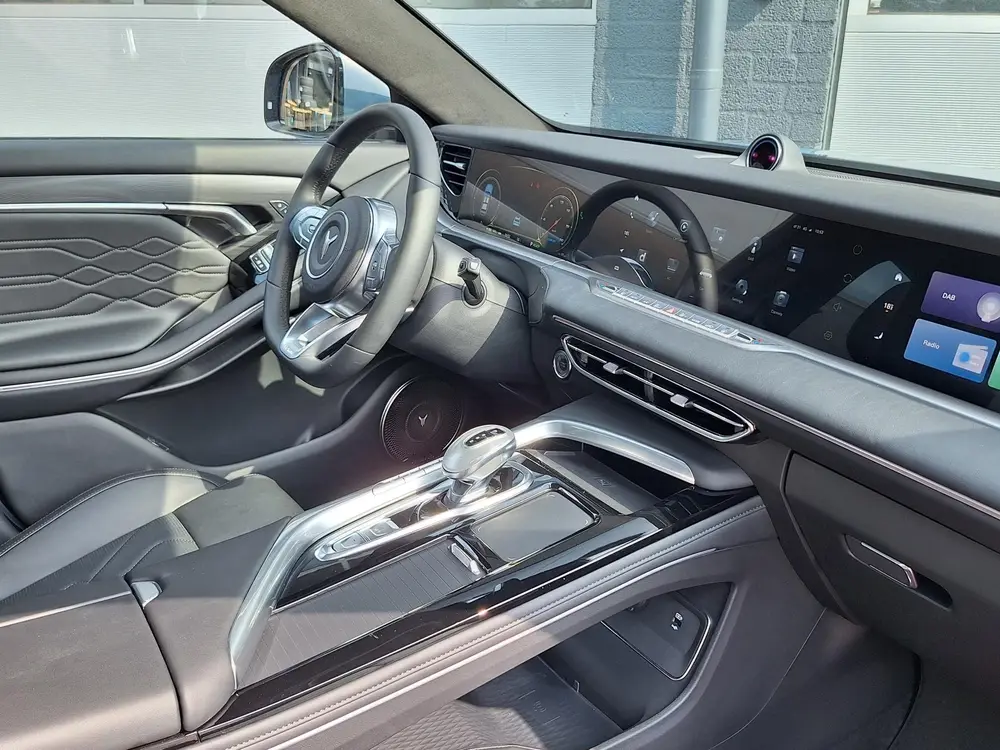 Voyah Free Flagship 4WD 106 kWh | Black Line | Panoramadak | uit 2026, foto 9
