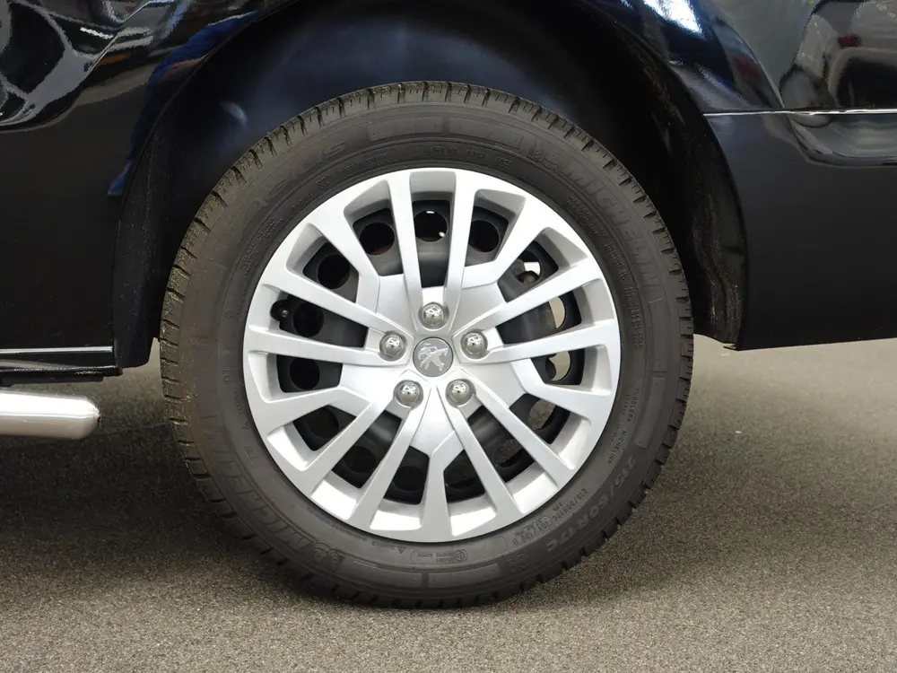 Peugeot Expert 2.0 BlueHDI 145PK L3 Automaat Airco Naviga uit 2023, foto 6