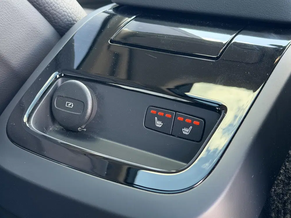 Volvo V90 2.0 T6 Plug-in hybrid AWD Ultra Dark BLACK uit 2024, foto 7