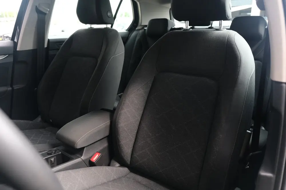 Volkswagen Golf 8 1.5 eTSI Life 130PK DSG Led Navi Virtual A uit 2022, foto 4