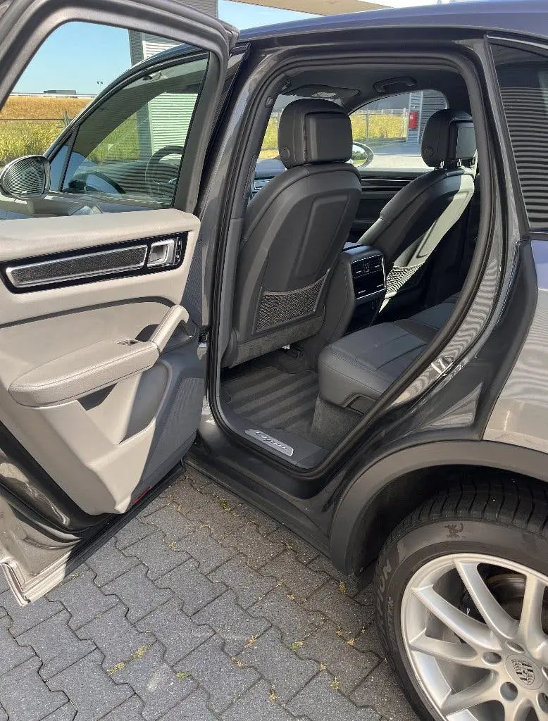 Porsche Cayenne 3.0 V6 340pk Tiptronic S 2020 Grijs uit 2020, foto 16