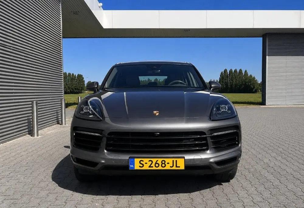 Porsche Cayenne 3.0 V6 340pk Tiptronic S 2020 Grijs uit 2020, foto 2