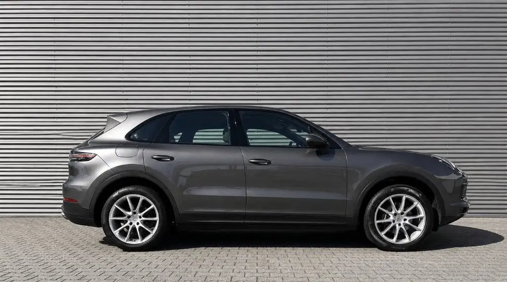 Porsche Cayenne 3.0 V6 340pk Tiptronic S 2020 Grijs uit 2020, foto 3