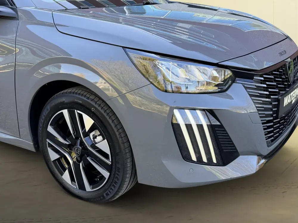 Peugeot 208 Hybrid 100 e-DCS6 ALLURE uit 2024, foto 9
