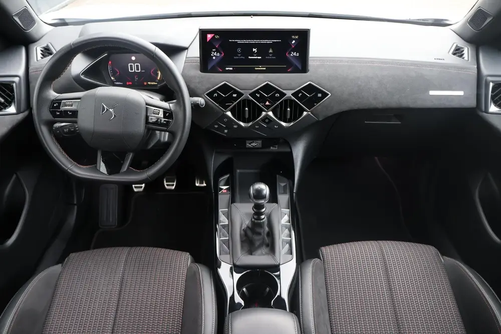 DS Automobiles DS 3 Crossback DS 3 Crossback 1.2 Performance Line 1e Eig uit 2022, foto 2