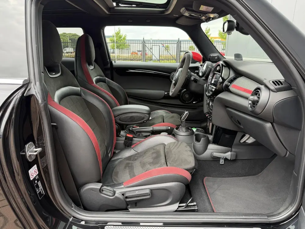 Mini Cooper S 2.0 GT Limited JCW PANO uit 2019, foto 12