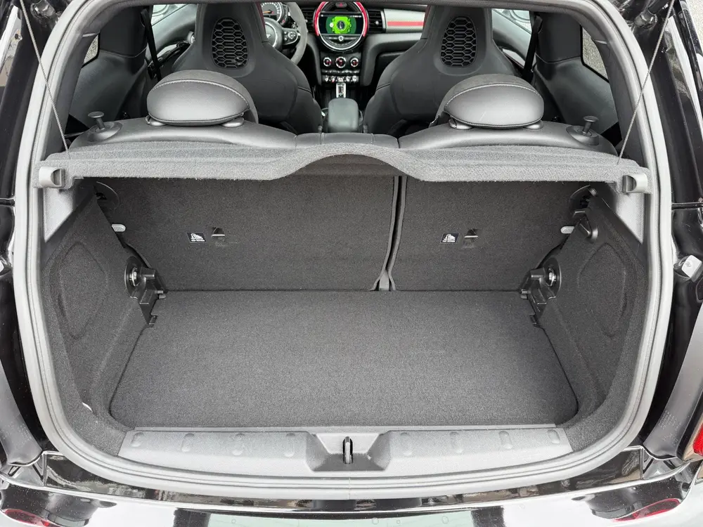 Mini Cooper S 2.0 GT Limited JCW PANO uit 2019, foto 15
