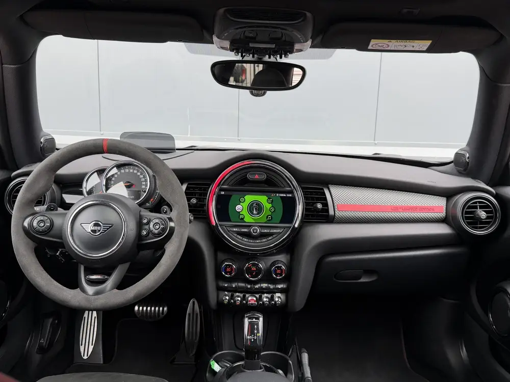 Mini Cooper S 2.0 GT Limited JCW PANO uit 2019, foto 16