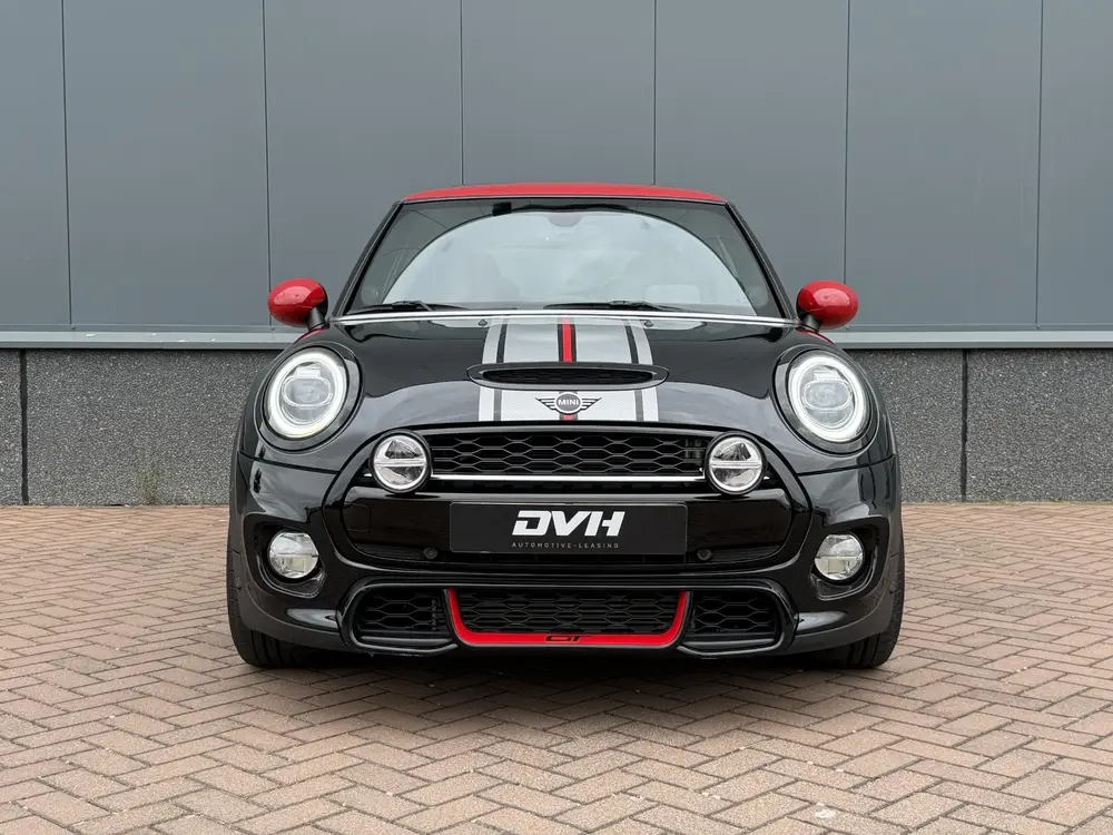 Mini Cooper S 2.0 GT Limited JCW PANO uit 2019, foto 2
