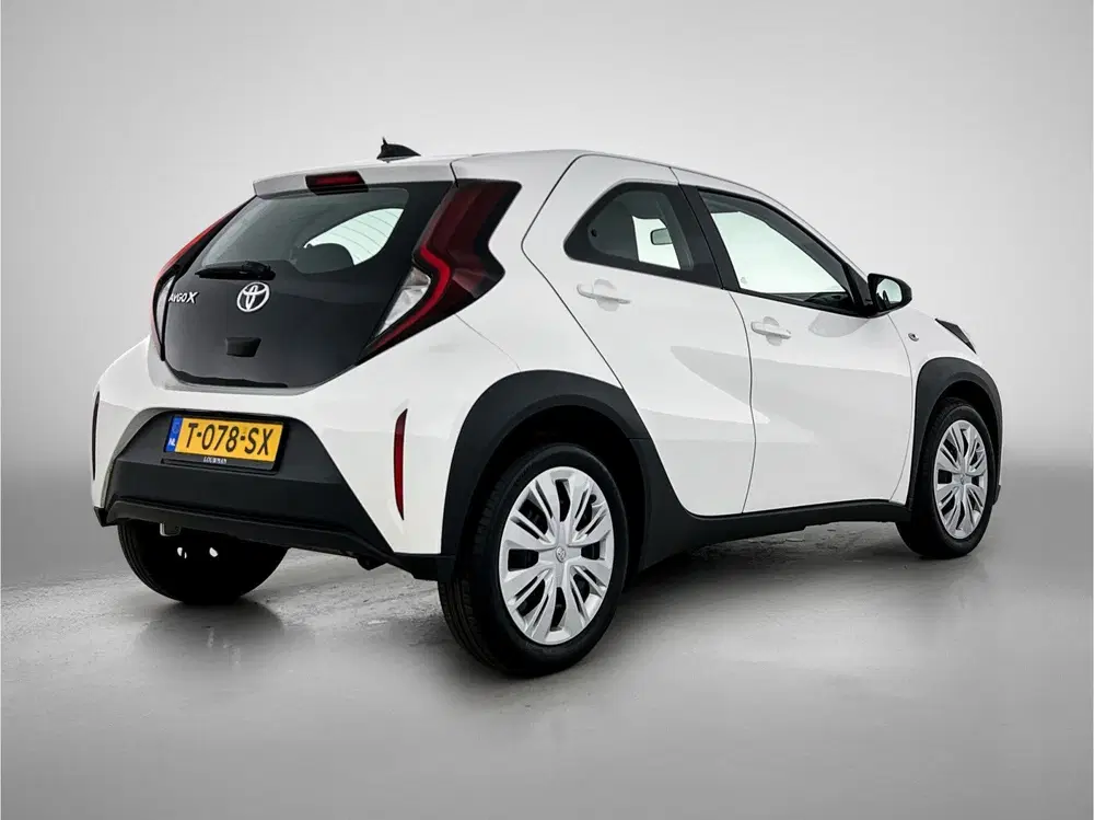 Toyota Aygo X 1.0 VVT-i MT Play uit 2023, foto 2