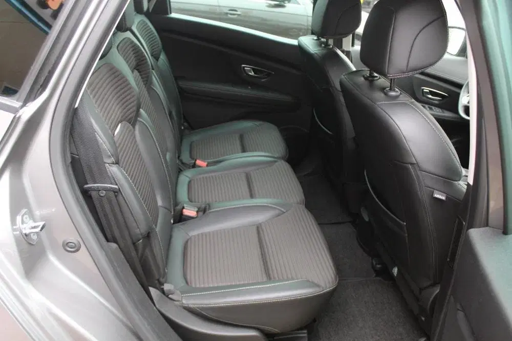 Renault Scenic 1.3 TCe Limited Automaat uit 2019, foto 10