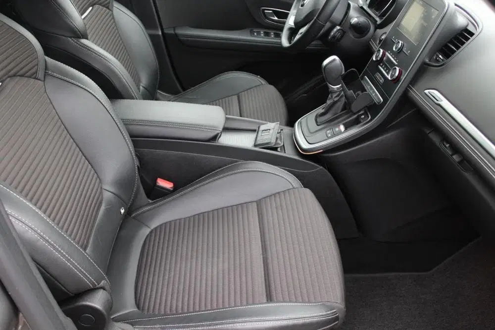 Renault Scenic 1.3 TCe Limited Automaat uit 2019, foto 9
