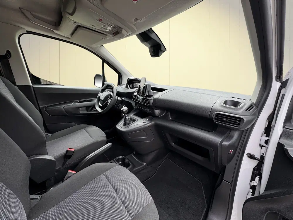 Peugeot Partner 1.2 PURETECH 110 BENZINE uit 2024, foto 14