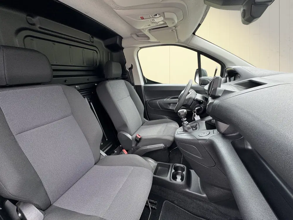 Peugeot Partner 1.2 PURETECH 110 BENZINE uit 2024, foto 16