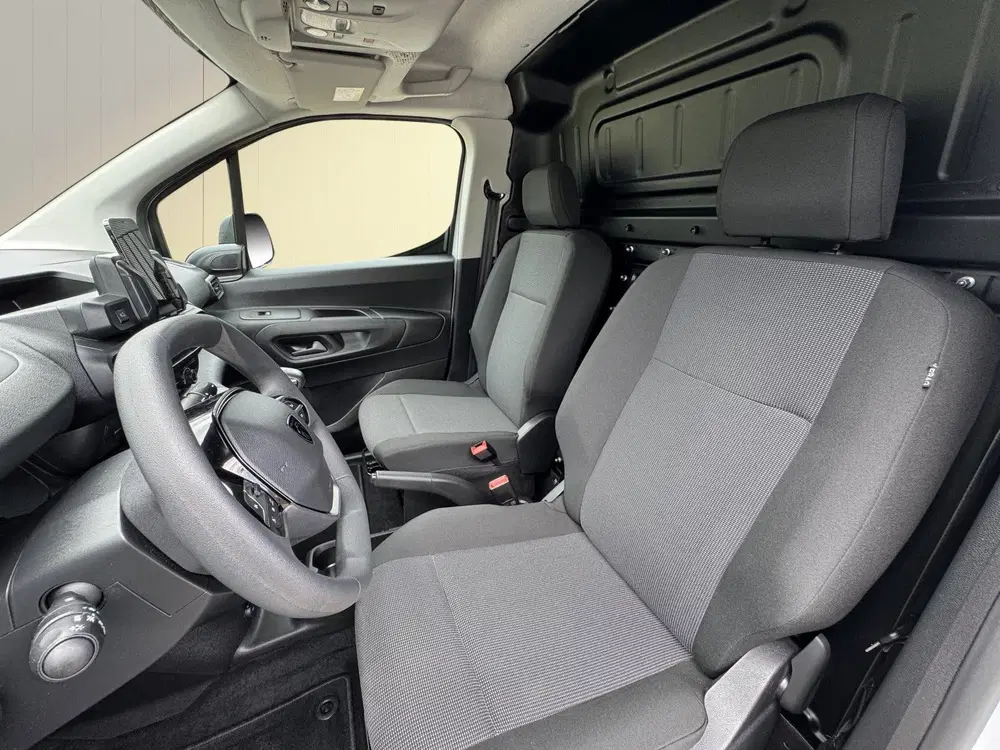 Peugeot Partner 1.2 PURETECH 110 BENZINE uit 2024, foto 9