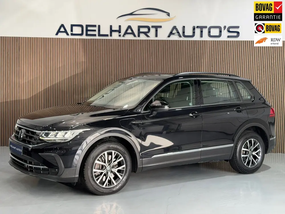 Volkswagen Tiguan 1.4 TSI eHybrid Automaat / Navigatie full uit 2022