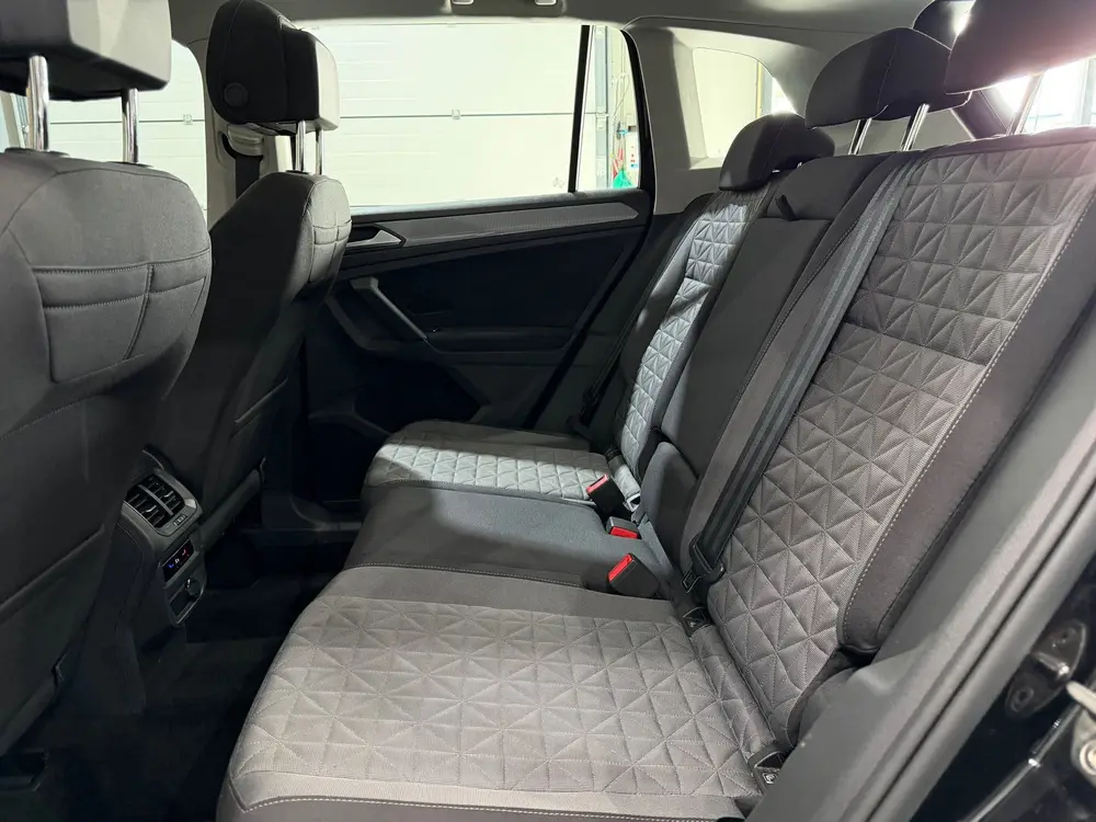 Volkswagen Tiguan 1.4 TSI eHybrid Automaat / Navigatie full uit 2022, foto 16