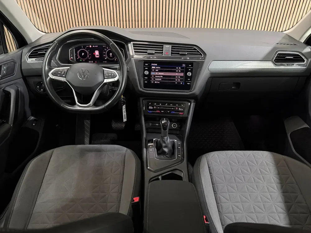 Volkswagen Tiguan 1.4 TSI eHybrid Automaat / Navigatie full uit 2022, foto 18