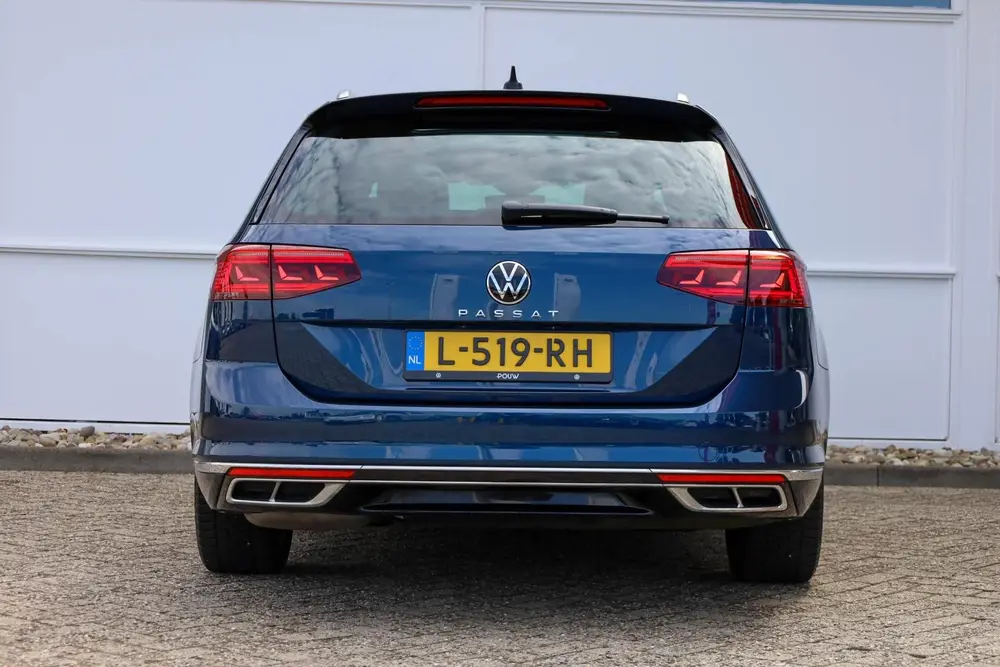 Volkswagen Passat Variant 1.5 TSI 150pk DSG R-Line Business uit 2021, foto 10