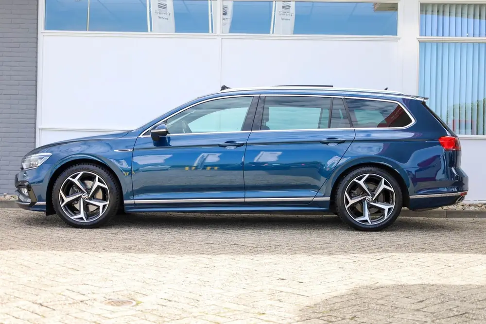 Volkswagen Passat Variant 1.5 TSI 150pk DSG R-Line Business uit 2021, foto 13