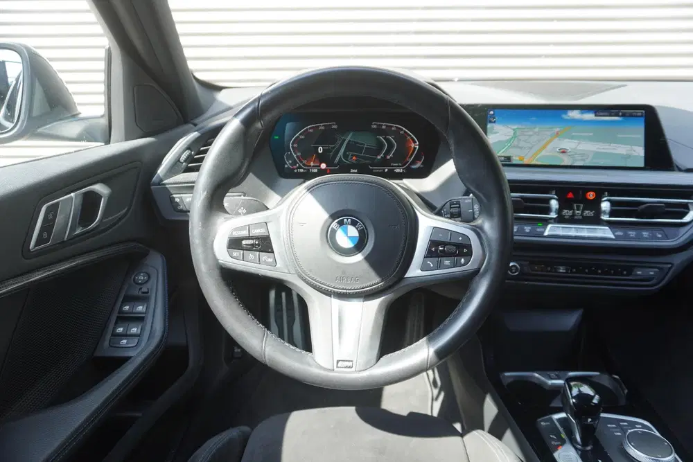 BMW 1-serie 120i uit 2022, foto 11