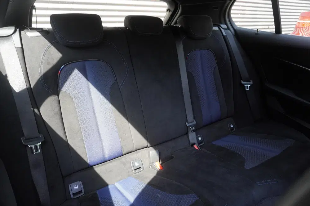 BMW 1-serie 120i uit 2022, foto 14