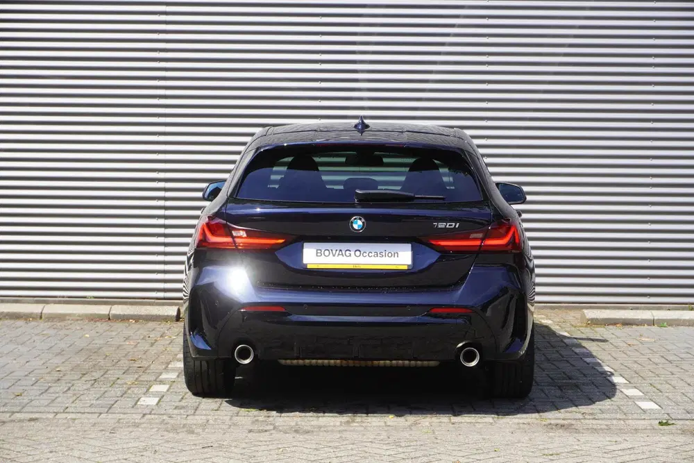 BMW 1-serie 120i uit 2022, foto 4