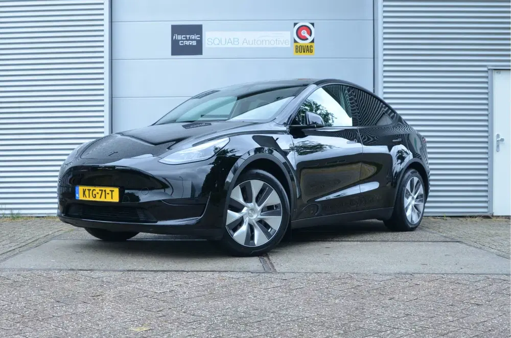 Tesla Model Y RWD 58 kWh LFP accu AutoPilot3.0 Ryzen uit 2023