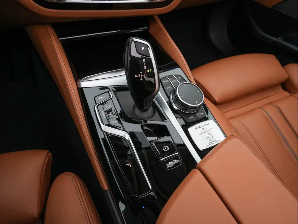BMW D5 S "Limousine Aut. *PANO uit 2022, foto 13