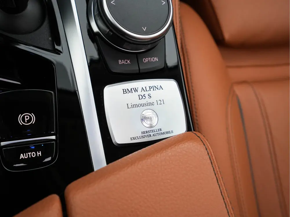 BMW D5 S "Limousine Aut. *PANO uit 2022, foto 14