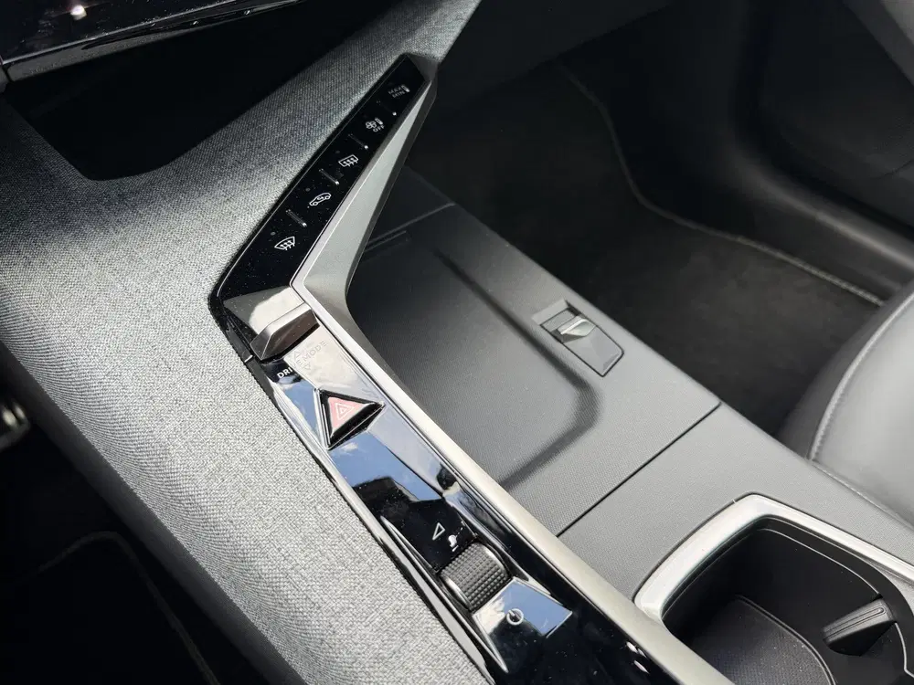 Peugeot 3008 1.2 Hybrid Automaat GT uit 2025, foto 18