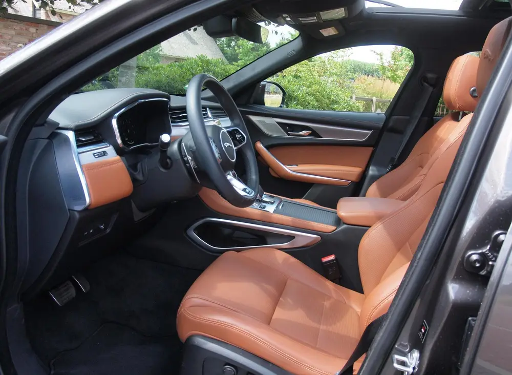 Jaguar F-Pace 2.0 P400e PHEV SE R-Dynamic uit 2023, foto 17