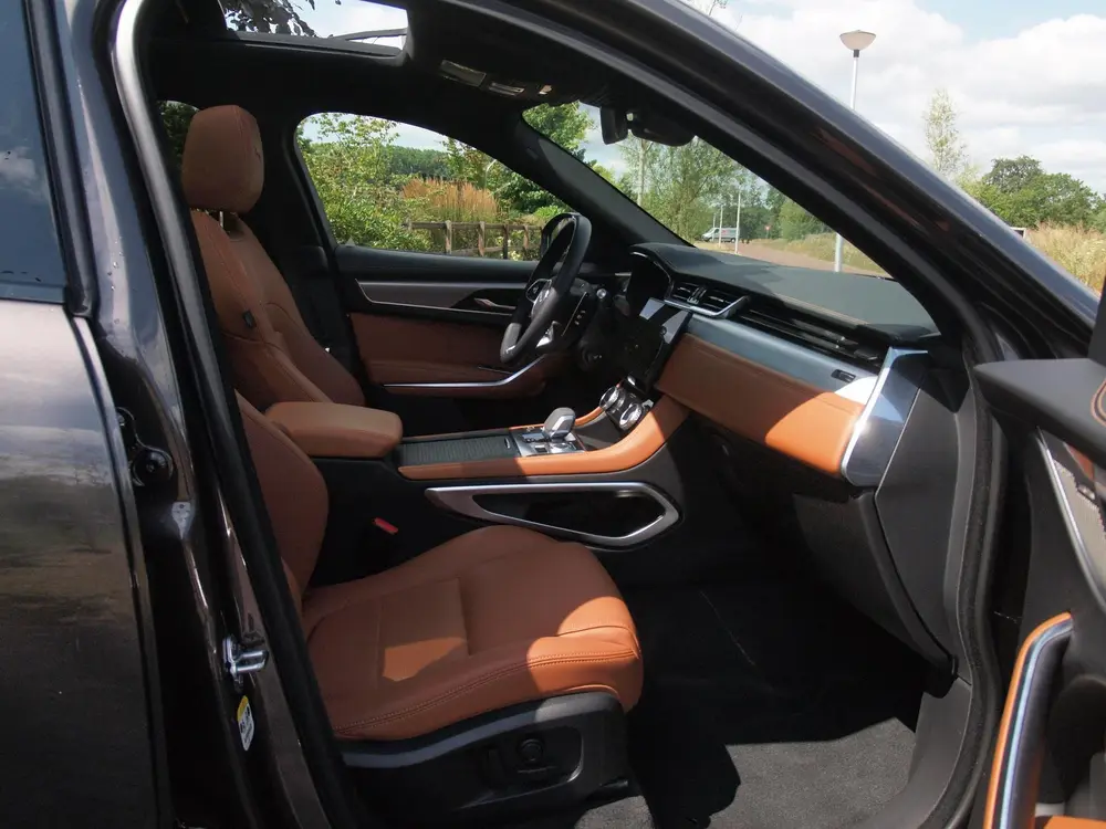 Jaguar F-Pace 2.0 P400e PHEV SE R-Dynamic uit 2023, foto 18