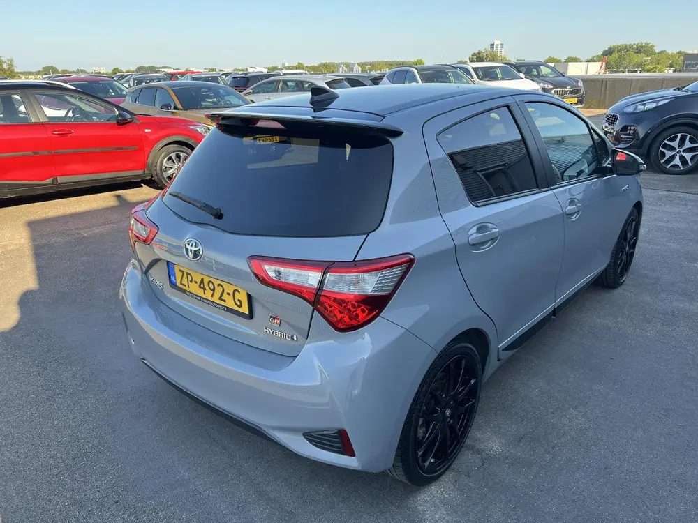 Toyota Yaris 1.5 Hybrid GR-Sport Dealeronderhouden uit 2019, foto 10