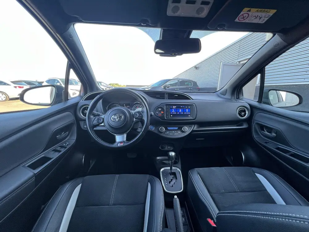 Toyota Yaris 1.5 Hybrid GR-Sport Dealeronderhouden uit 2019, foto 19