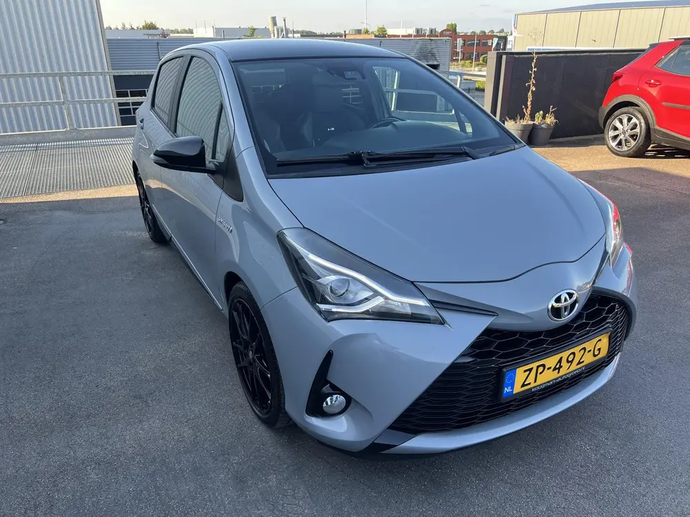 Toyota Yaris 1.5 Hybrid GR-Sport Dealeronderhouden uit 2019, foto 8