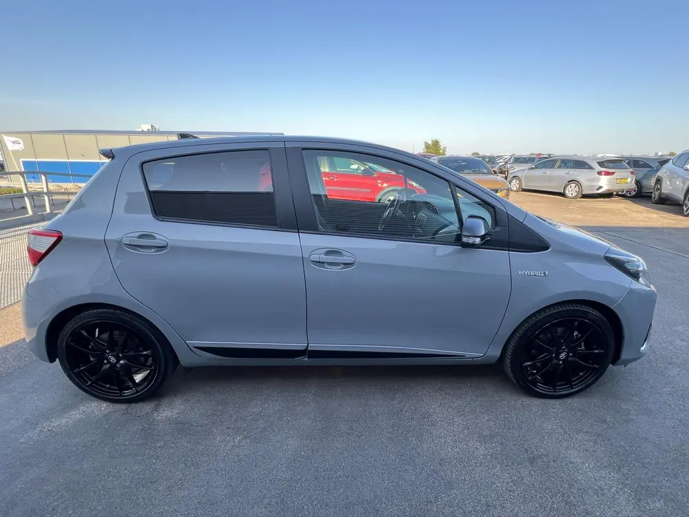 Toyota Yaris 1.5 Hybrid GR-Sport Dealeronderhouden uit 2019, foto 9